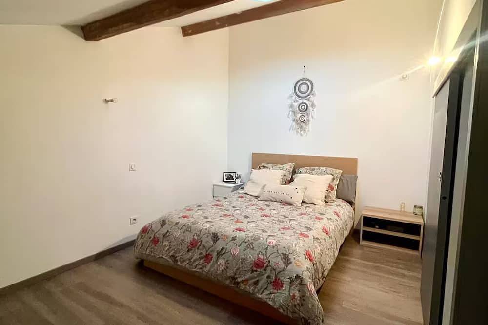 Magnificent Loft near town center in Saint-Chamas, Istres region