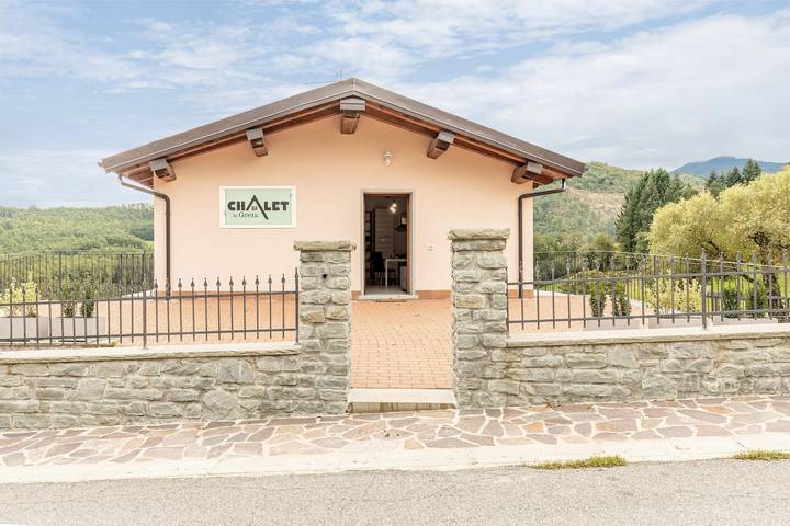 Holiday Home 'Numero 1' with Shared Garden in Firenzuola, Florens provins