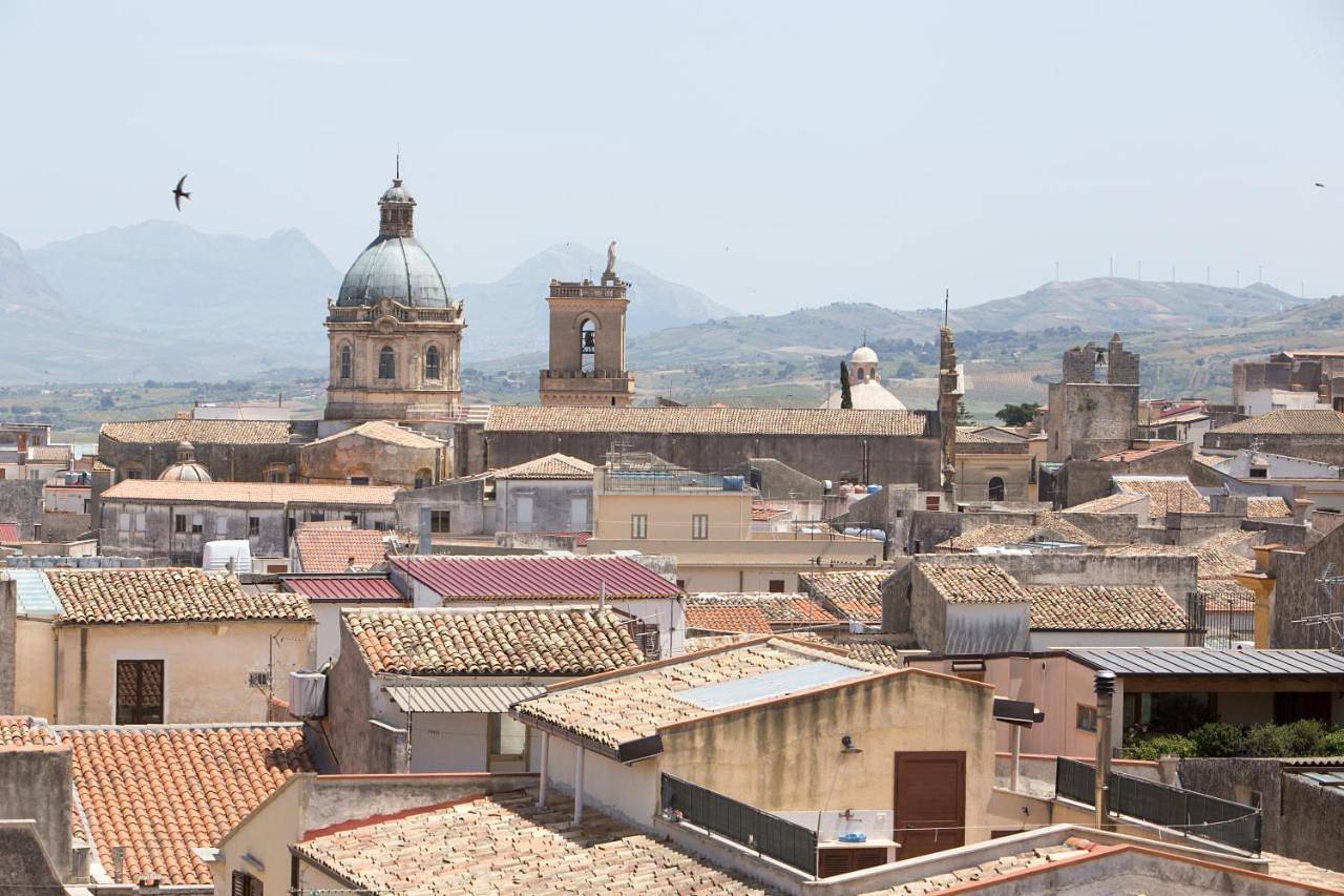 Double Room with Private External Bathroom in Alcamo, Provincia di Trapani
