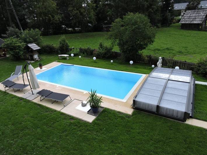 Ferienwohnung für 3 Personen, mit Garten und Pool sowie Sauna und Ausblick