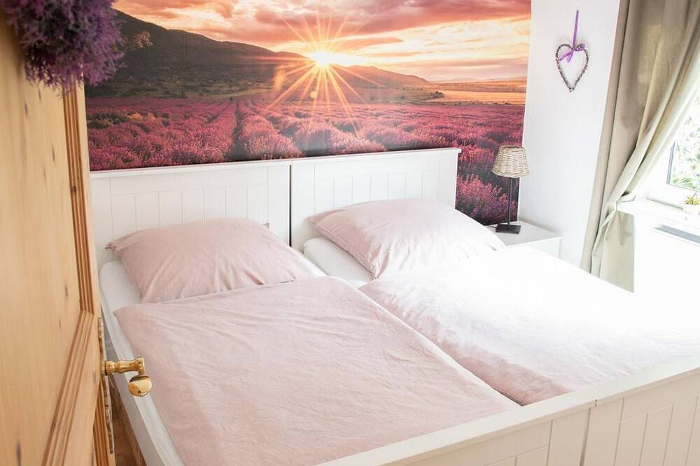 Ganze Wohnung, Ferienwohnung \"Löwenzahn\" - Ferienwohnung, Eg, 2 Schlafzimmer in Bäk, Naturpark Lauenburgische Seen