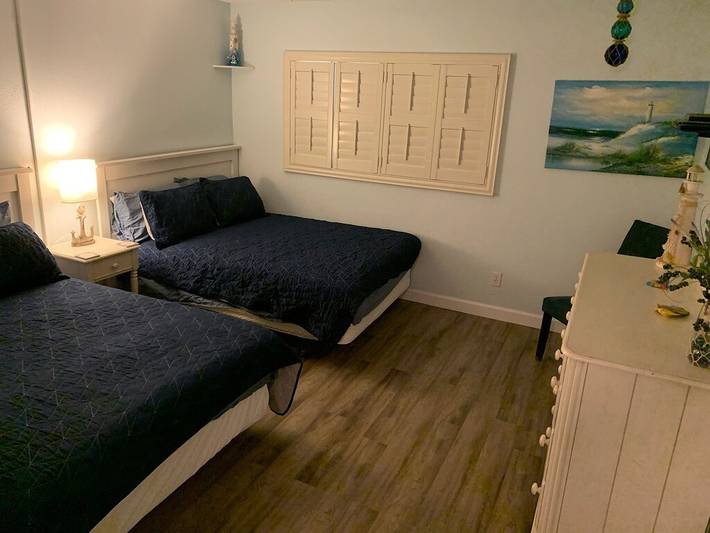 Vacation rental for 8 people, with pool and balcony as well as hot tub in Madeira Beach