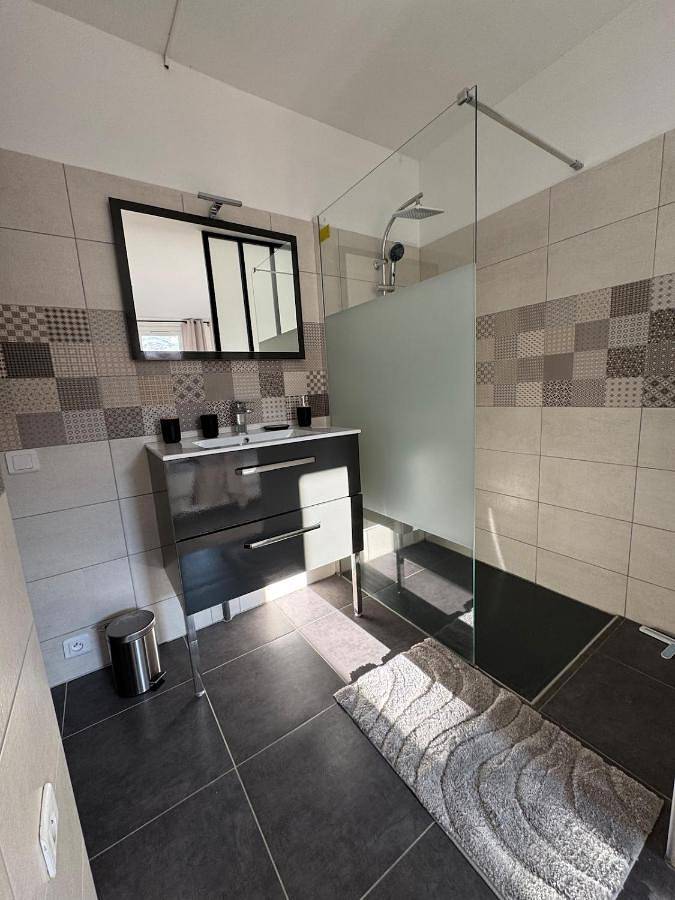 Location de vacances pour 2 personnes, avec terrasse et jardin à Séguret - 4