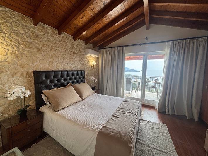 Hel lejlighed, Apartment "Angela Panorama Studio" with Sea View, Shared Pool & Wi-Fi in Paleokastritsa, Korfu