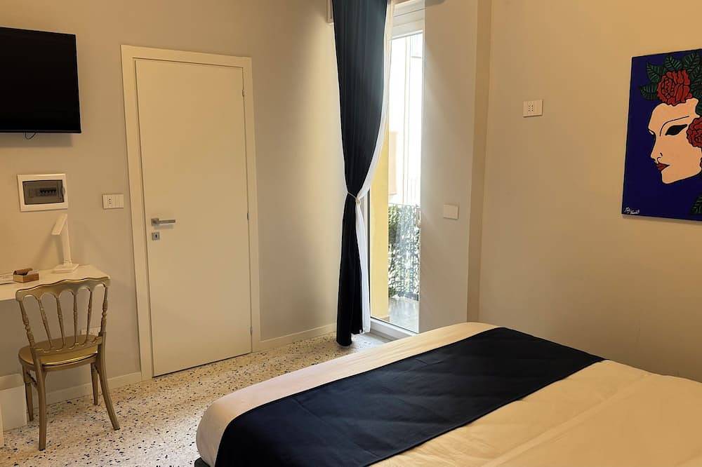 Double room with private bathroom in B&B Ac Gold Boutique in Reggio Calabria, Reggio Calabria Province