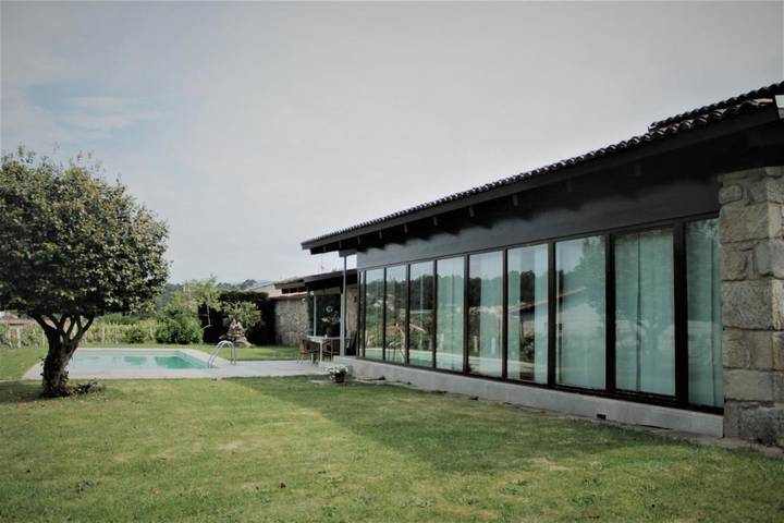 Location de vacances pour 6 personnes, avec piscine ainsi que terrasse et vue à Tomiño - 4