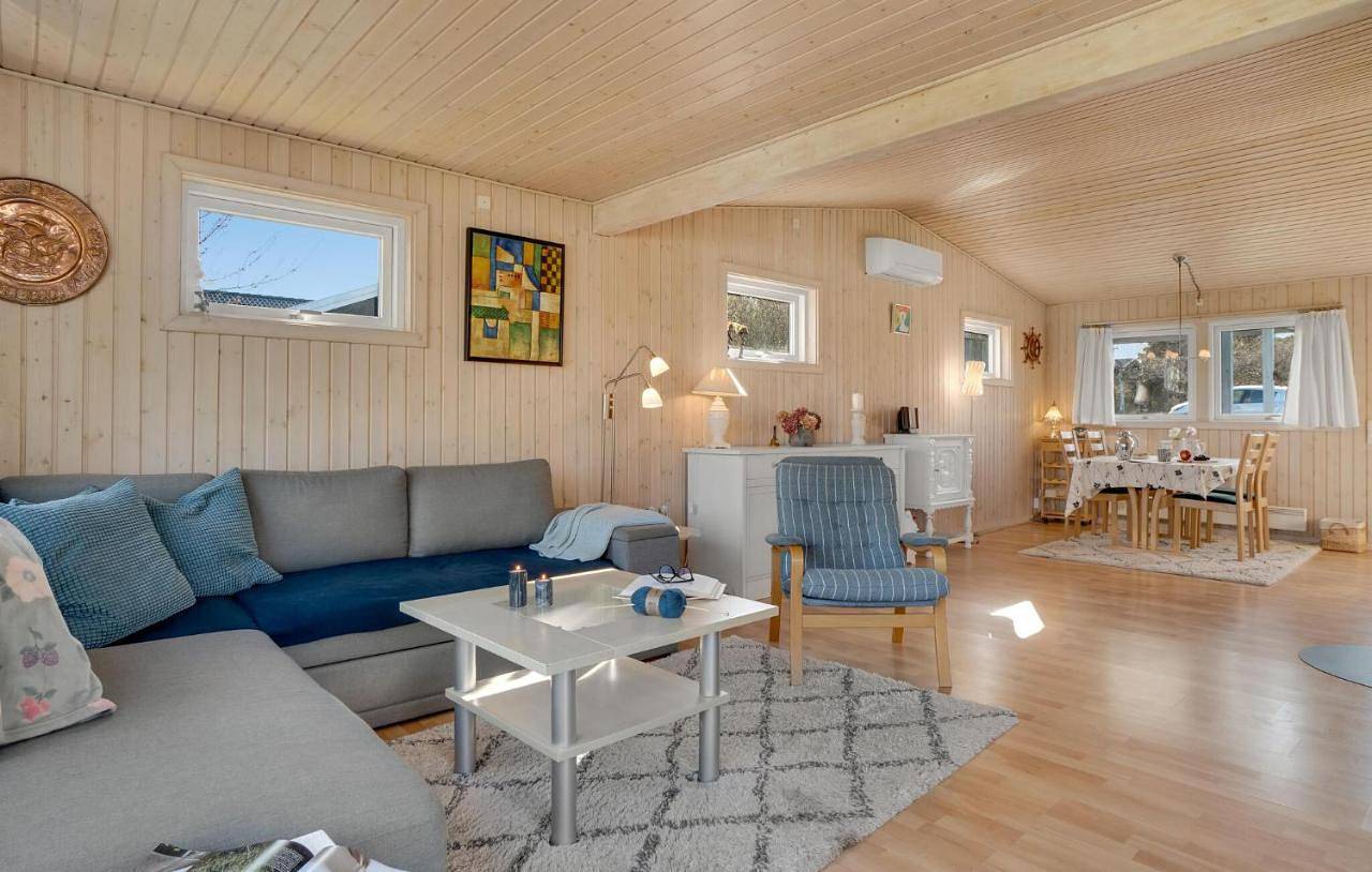 Three-Bedroom Holiday Home in Liseleje, Kattegat Küste