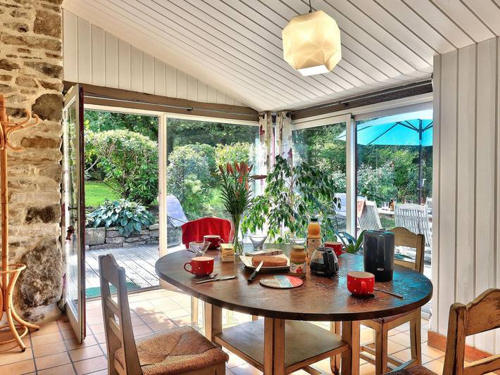 Location de vacances pour 6 personnes, avec terrasse et jardin, adapté aux familles dans Monts d'Arrée - 4