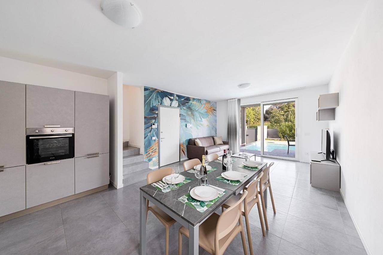 Villa Prestige in Sirmione, Prealpi Gardesane