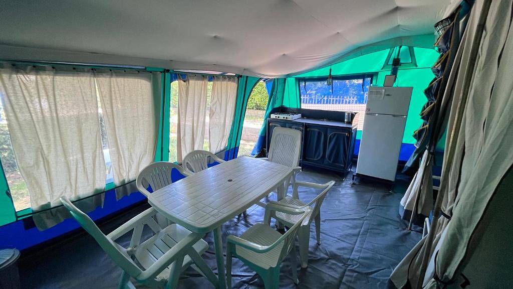Ganze Wohnung, Camping Iris Park Zelt Family Tenda für 6 Personen in Moniga del Garda, Gardasee-Berge