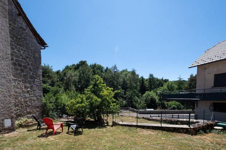 Location de vacances pour 8 personnes, avec jardin à Saint-Denis-en-Margeride - 4