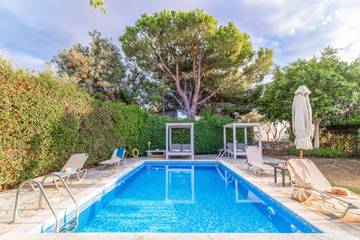 Cottage pour 6 personnes, avec balcon et jardin dans Stoupa