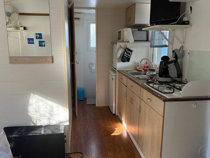 Mobile Home 'L Escale Cocooning D'hourtin' with Shared Pool and Private Terrace in Hourtin, Lesparre-Médoc region