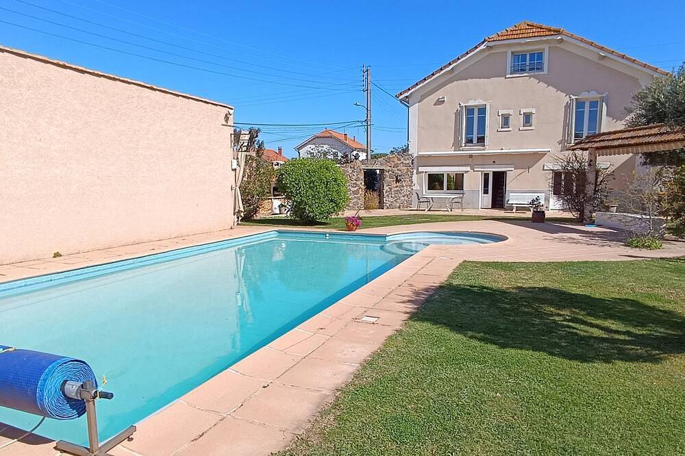 Gite Pour 4 Pers Avec Piscine in Agde, Côte d'Améthyste