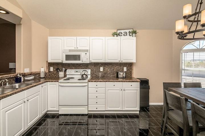 Vacation rental for 11 people, with hot tub and terrace in Lake Havasu City