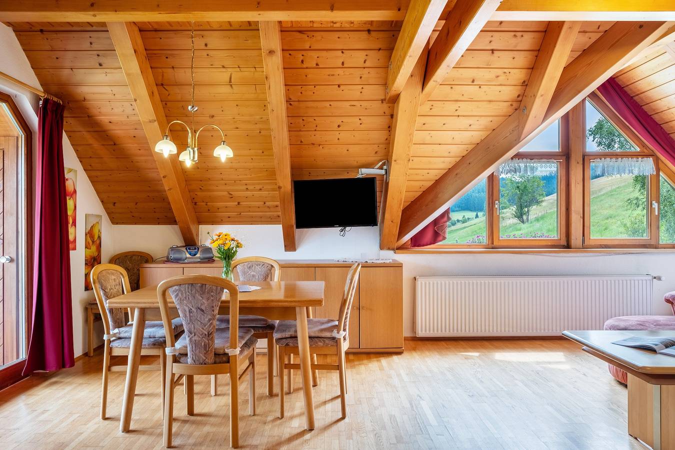 Ganze Wohnung, Ferienwohnung 'Weiherblick' mit Seeblick, Balkon und Wi-Fi in Hornberg, Mittlerer Schwarzwald