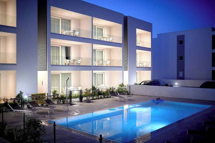 Apartamento de vacaciones para 5 personas, con balcón y piscina - 1