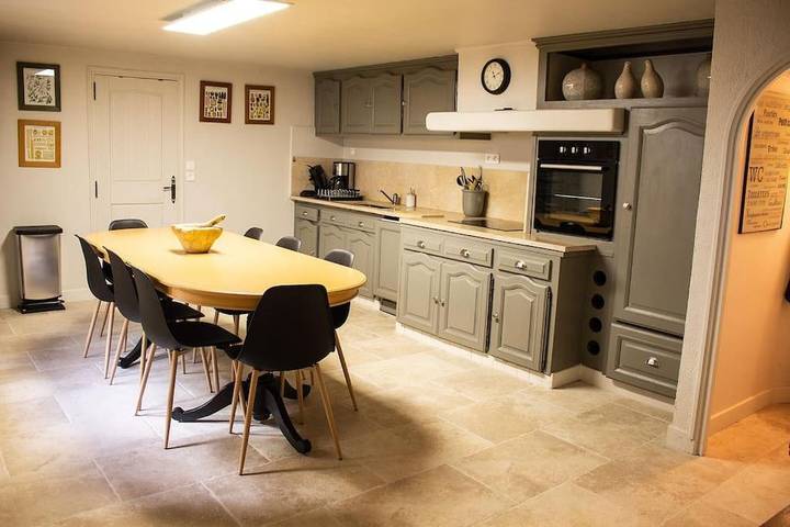 Location de vacances pour 6 personnes, avec piscine ainsi que jardin et terrasse à Sauveterre - 3