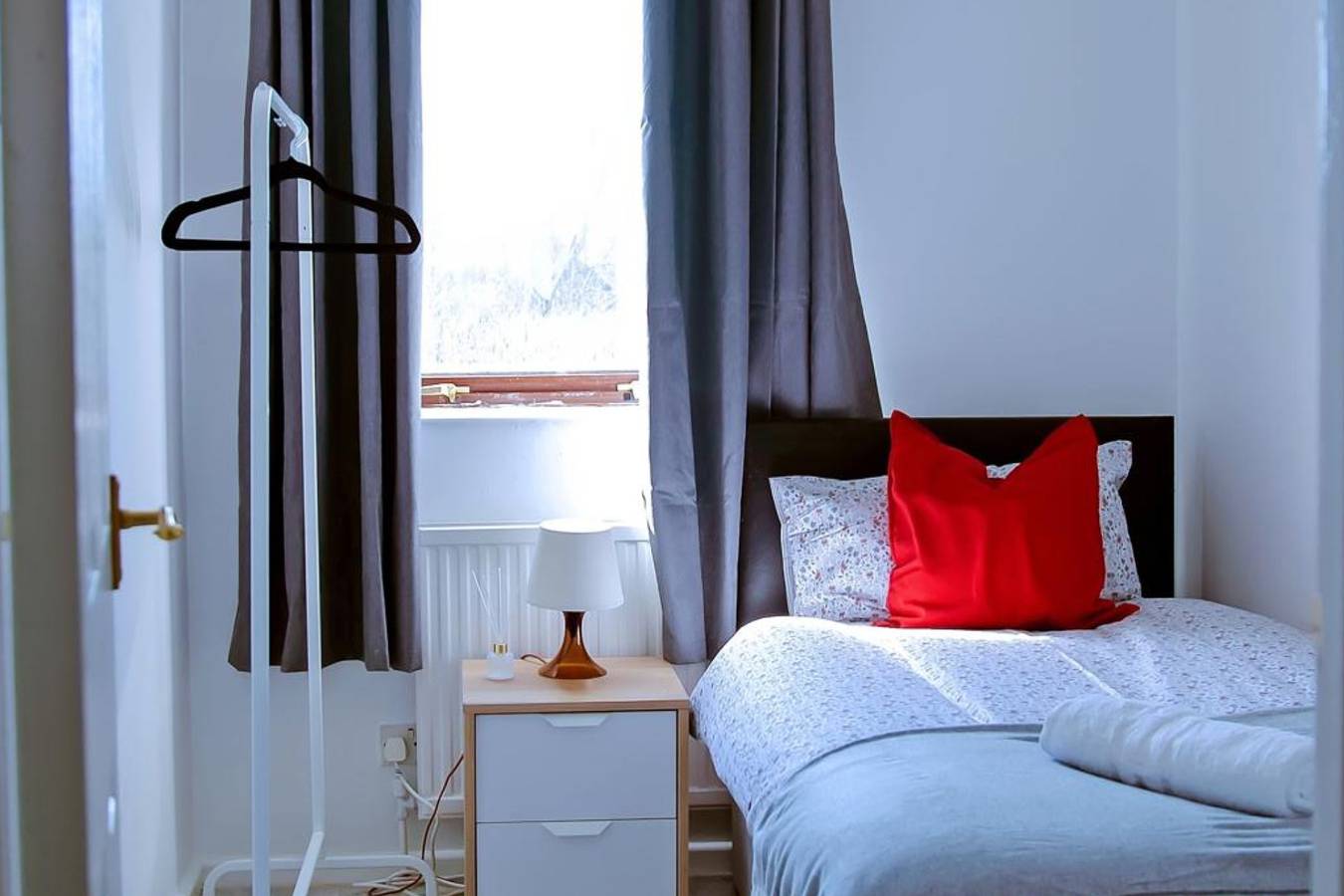 Tranquil 3B House- Sleeps 6, Garden & Free Parking in Colchester, Essex