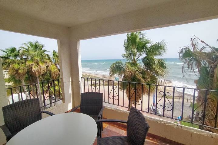 Apartamento para 8 personas, con piscina además de vistas al mar y balcón/terraza en Oropesa del Mar