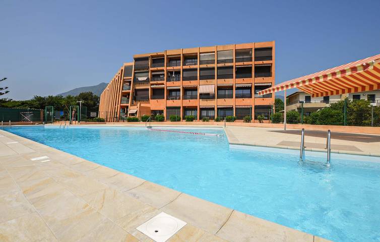 Apartamento vacacional entero, Encantador apartamento con piscina y terraza, cerca de la costa y del centro de la ciudad in Moriani-Plage, Francia