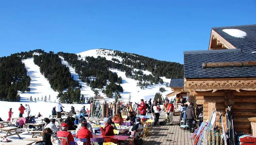 Apartamento entero, T2 camarote mezzanine 4/6 personas in Les Angles, Parque Natural Regional de los Pirineos Catalanes