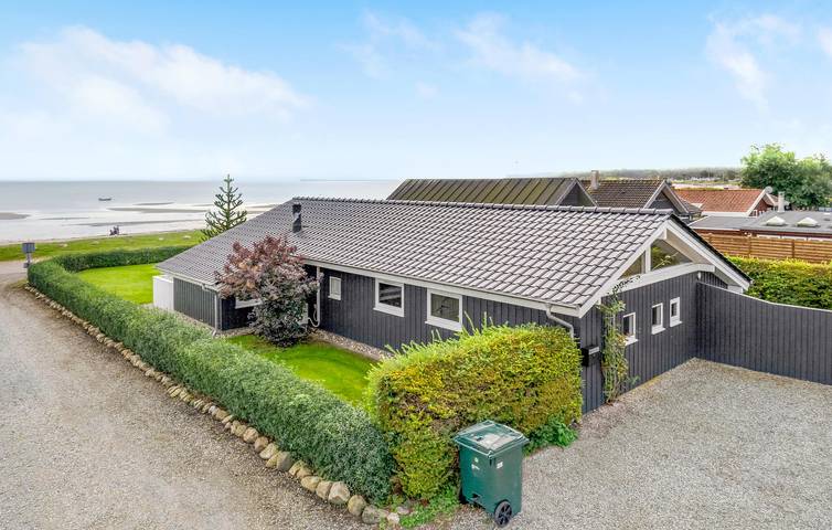 Ferienhaus für 8 Personen, mit Terrasse und Whirlpool sowie Garten und Sauna