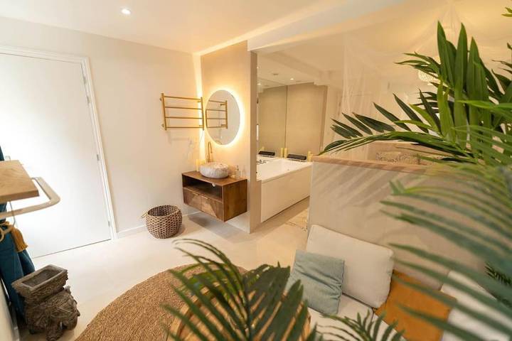 Gîte pour 2 personnes, avec jacuzzi dans Plage Magnan - 4