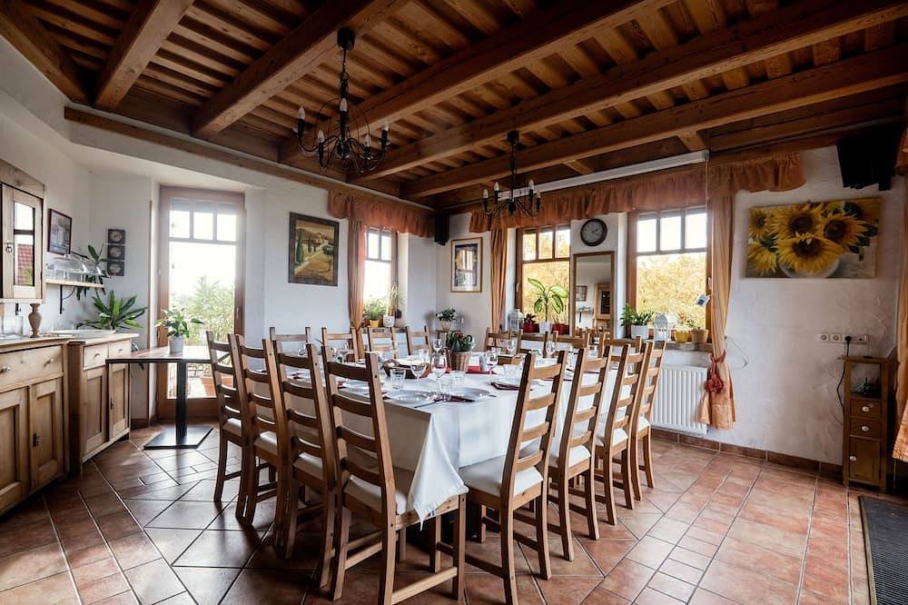 Privater Luxus Villa mit Hallenbad für 10-20 Personen in Budapest, Mittelungarn