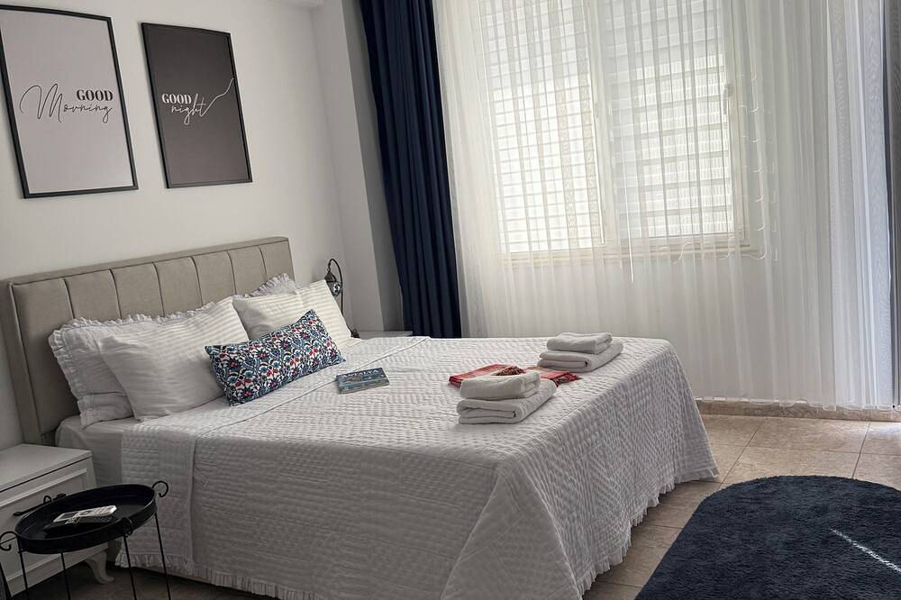 Apartamento entero, 5-Min Walk to Göynük Beach • Mountain View Balcony Studio in Göynük, Kemer
