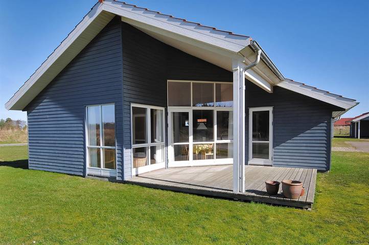 Ferieudlejning for 8 personer, med terrasse og jacuzzi i Fjand