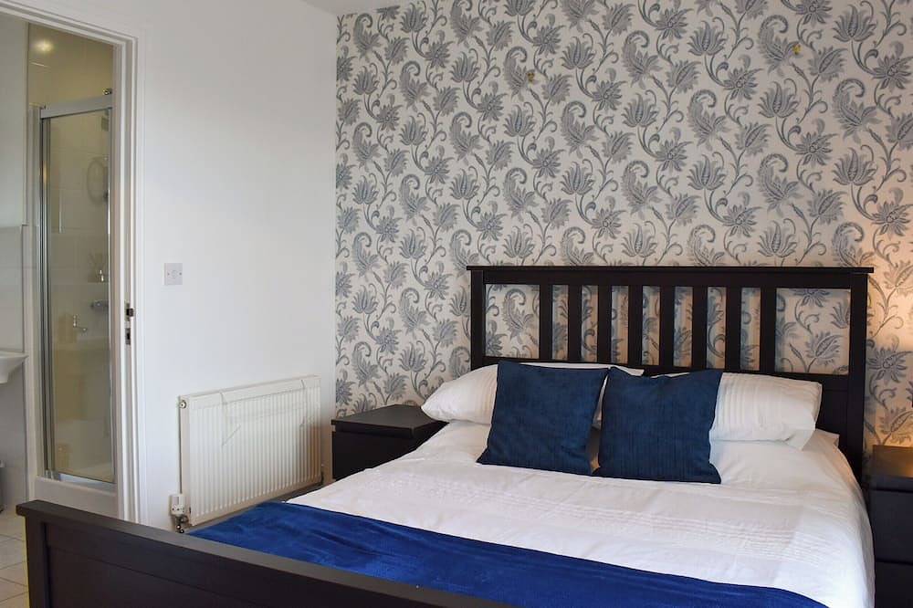 4 bedroom accommodation in Westward Ho! in Westward Ho, Hartland Devon Heritage Coast
