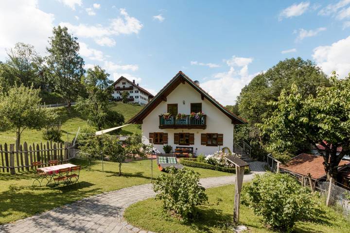 Pension Ober - inkl. Chiemgau-Karte - Gästezimmer Hörndlwand, 22 qm, WLAN in Siegsdorf, Bayerische Alpen