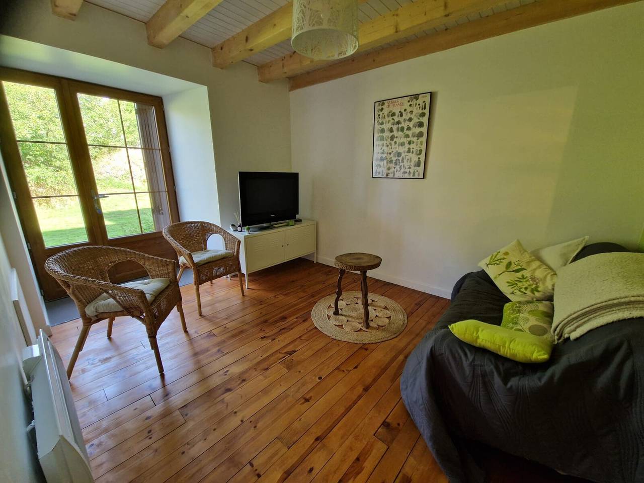 Gîte 'Chez Marie-Louise' avec terrasse privée et jardin commun in Valuéjols, Parc naturel régional des Volcans d'Auvergne
