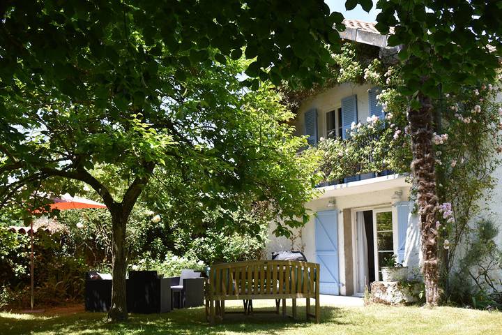 Gîte pour 4 personnes, avec jardin et balcon - 1
