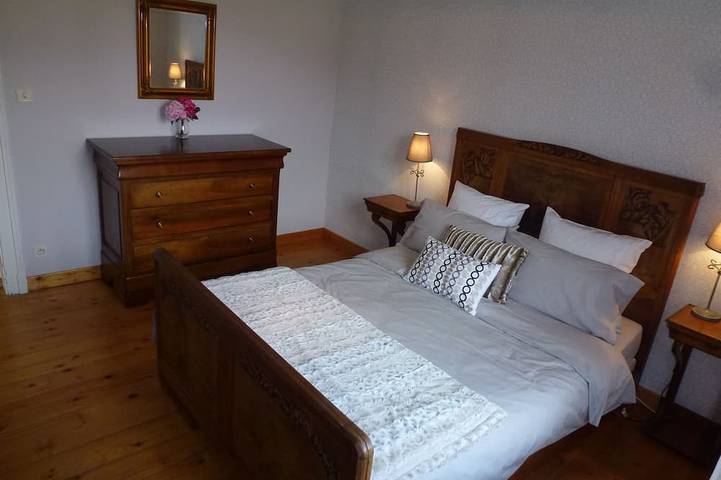 Location de vacances pour 8 personnes, avec jardin et terrasse à Giez - 3