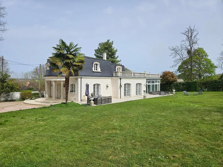 Villa für 14 Personen, mit Pool und Whirlpool sowie Garten - 1