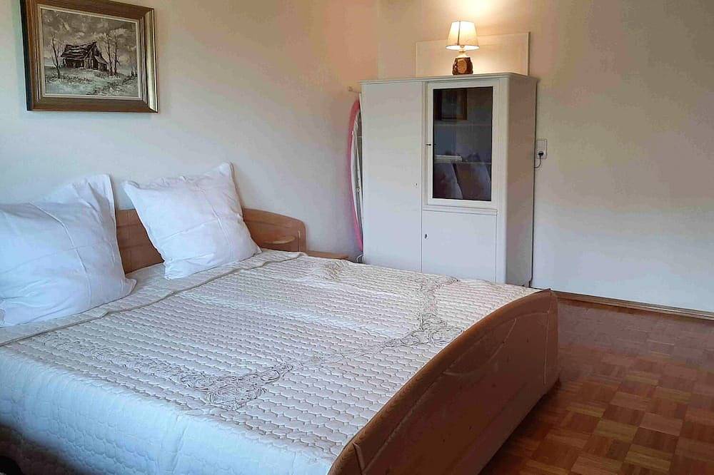 Ganze Wohnung, Gemütliche Ferienwohnung mit Garten und Terrasse im ruhigen Wohngebiet in Ruhstorf an der Rott, Ostbayern