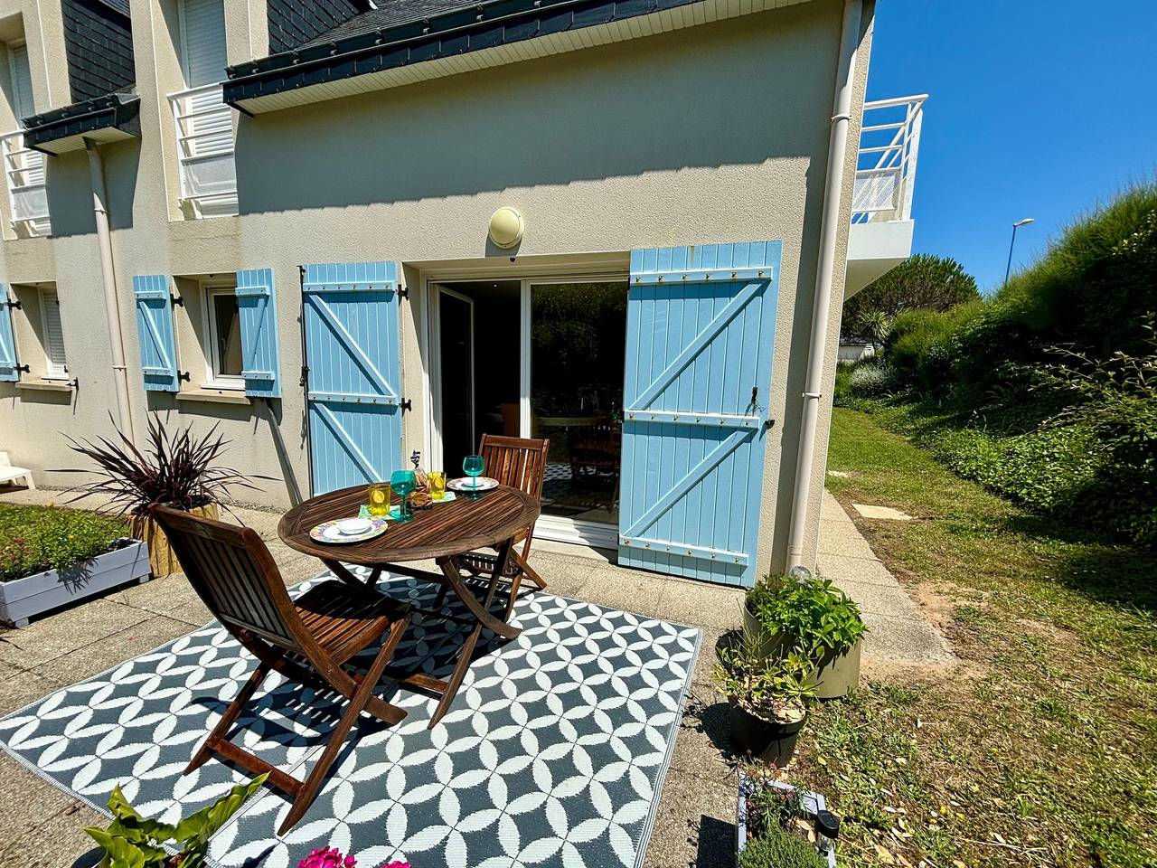 Apartamento entero, Apartamento 'L'Écume' con terraza privada, jardín privado y Wi-Fi in Le Pouldu, Clohars-Carnoët