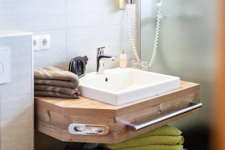 Gîte pour 2 personnes, avec jardin ainsi que vue et balcon à Tarrenz - 2