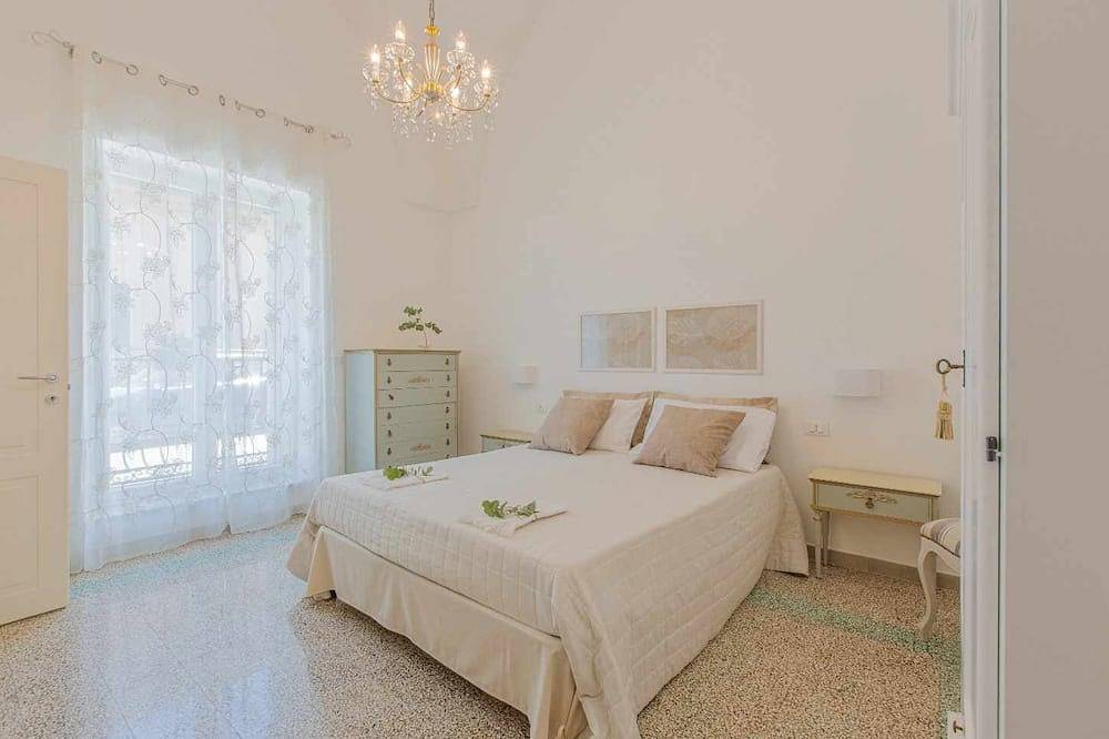 Nonna Netta house near beaches - 2 bathrooms - garden for eating out in San Vito dei Normanni, Salento