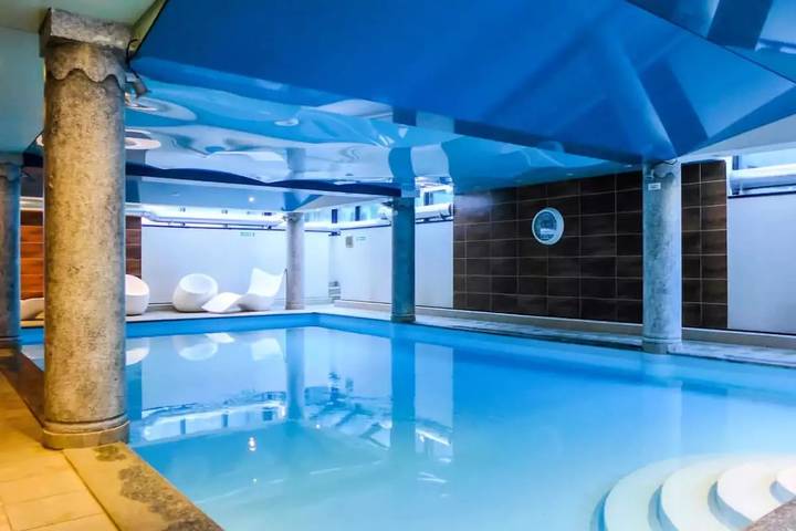 Gîte pour 6 personnes, avec piscine et balcon dans Gare De Chamonix Mont Blanc