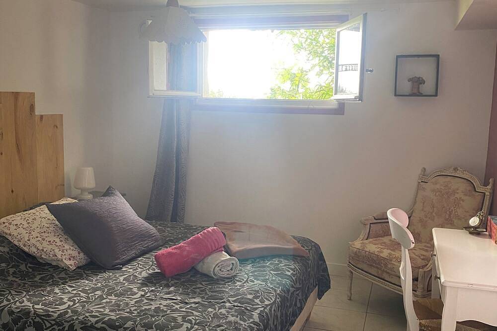 Large house - swimming pool - garden - panoramic view in Saint-Pierre-d'Irube, Region de Bayona