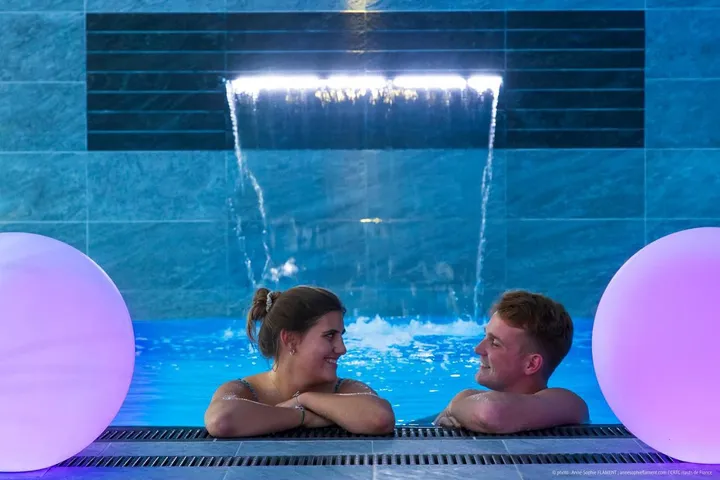 Aparthotel para 4 personas, con jacuzzi y jardín además de sauna y piscina, Se admiten mascotas - 1