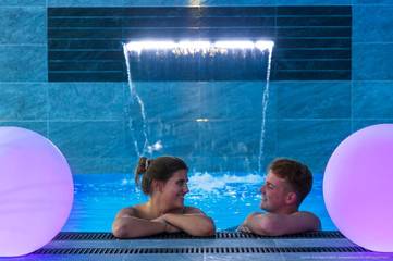 Location de vacances pour 4 personnes, avec jacuzzi et piscine ainsi que jardin et sauna, animaux acceptés à Sangatte