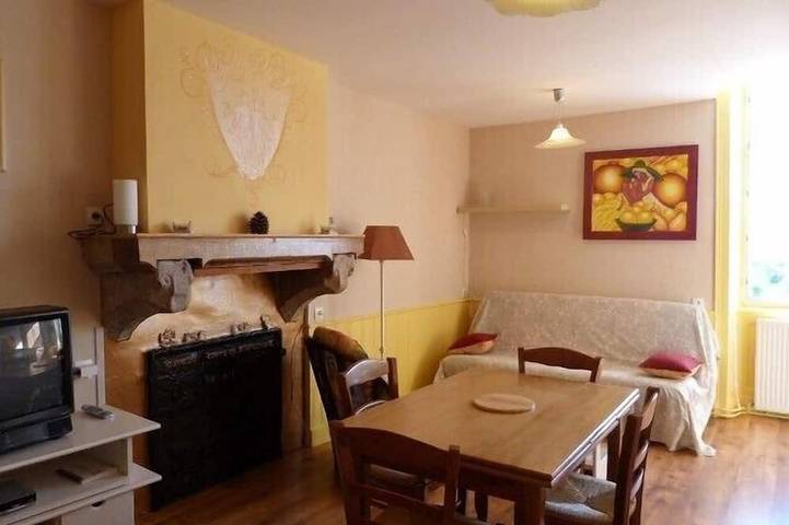 Gîte pour 6 personnes, avec jardin à Clairvaux-les-Lacs - 4