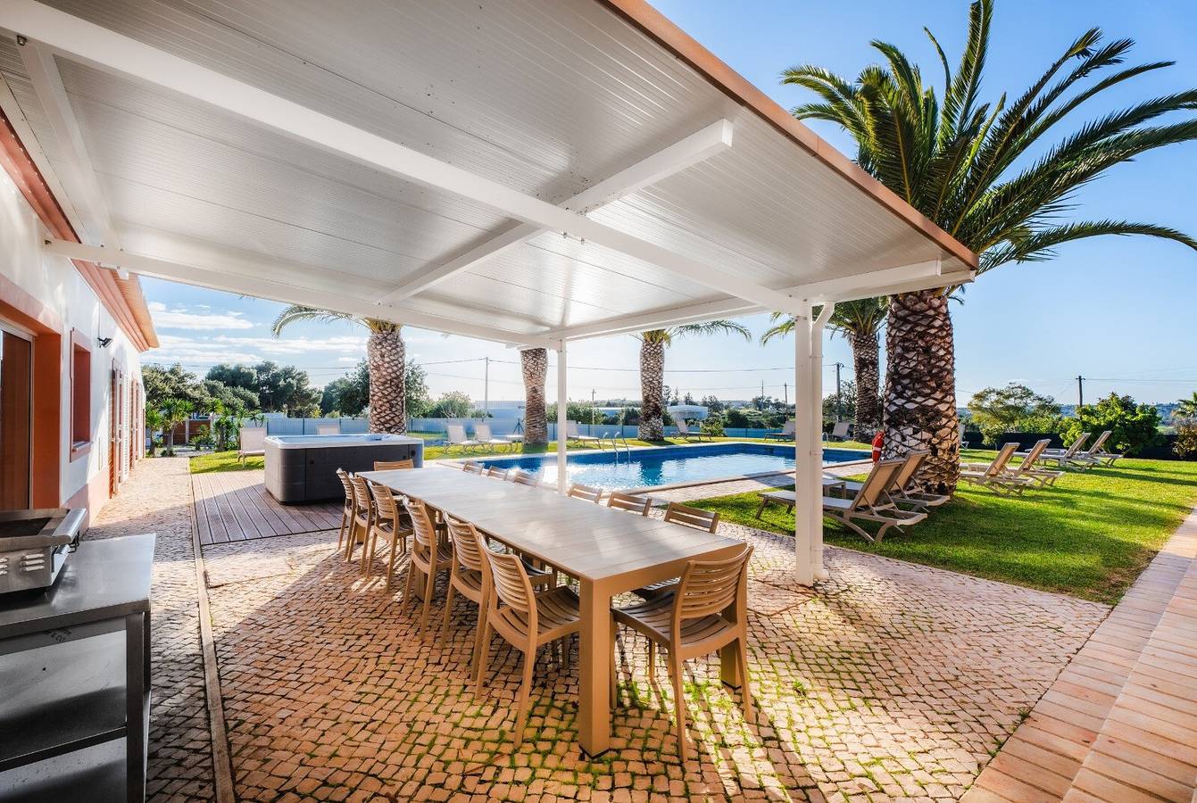 Villa „Las Rosas“ mit privatem Pool, Wlan und Klimaanlage in Albufeira, Faro Distrikt