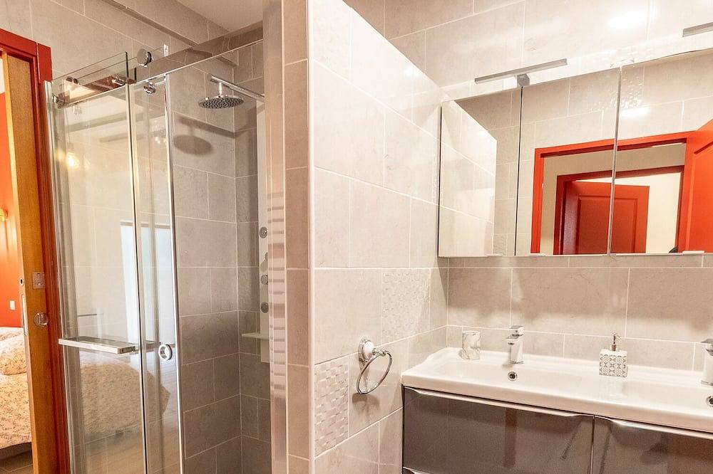 Ganze Wohnung, La Buanderie - Large two-bedroom apartment, luxurious appointments! in Jonzac, Jonzac und Umgebung