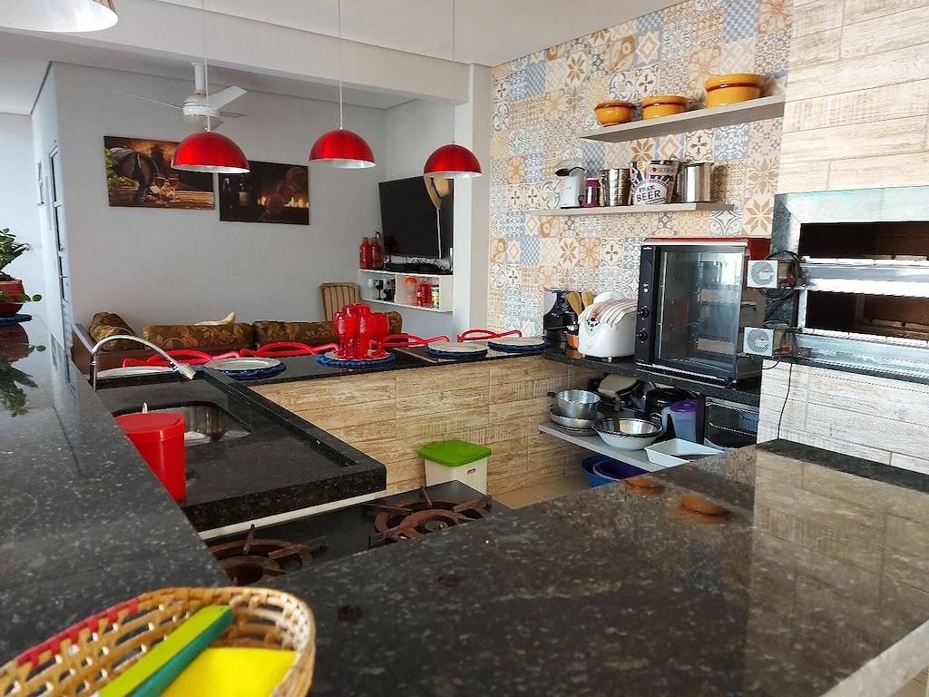 Haus in Eigentumswohnung, Sicherheit, halb neues Eigentum, innerhalb der Stadt 15 Plätze. in Chapada dos Guimarães, Mato Grosso