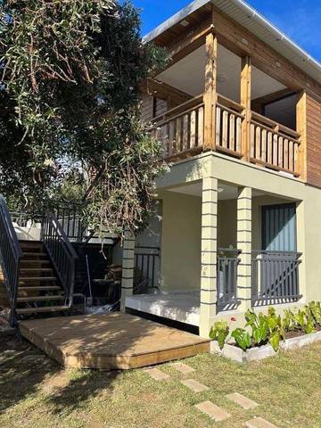 Chambre d’hôte pour 2 personnes, avec vue ainsi que jardin et balcon à Sainte-Suzanne